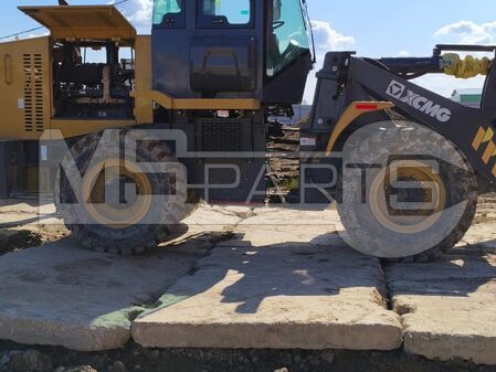 Техническое обслуживание фронтального погрузчика XCMG LW330RU - 1